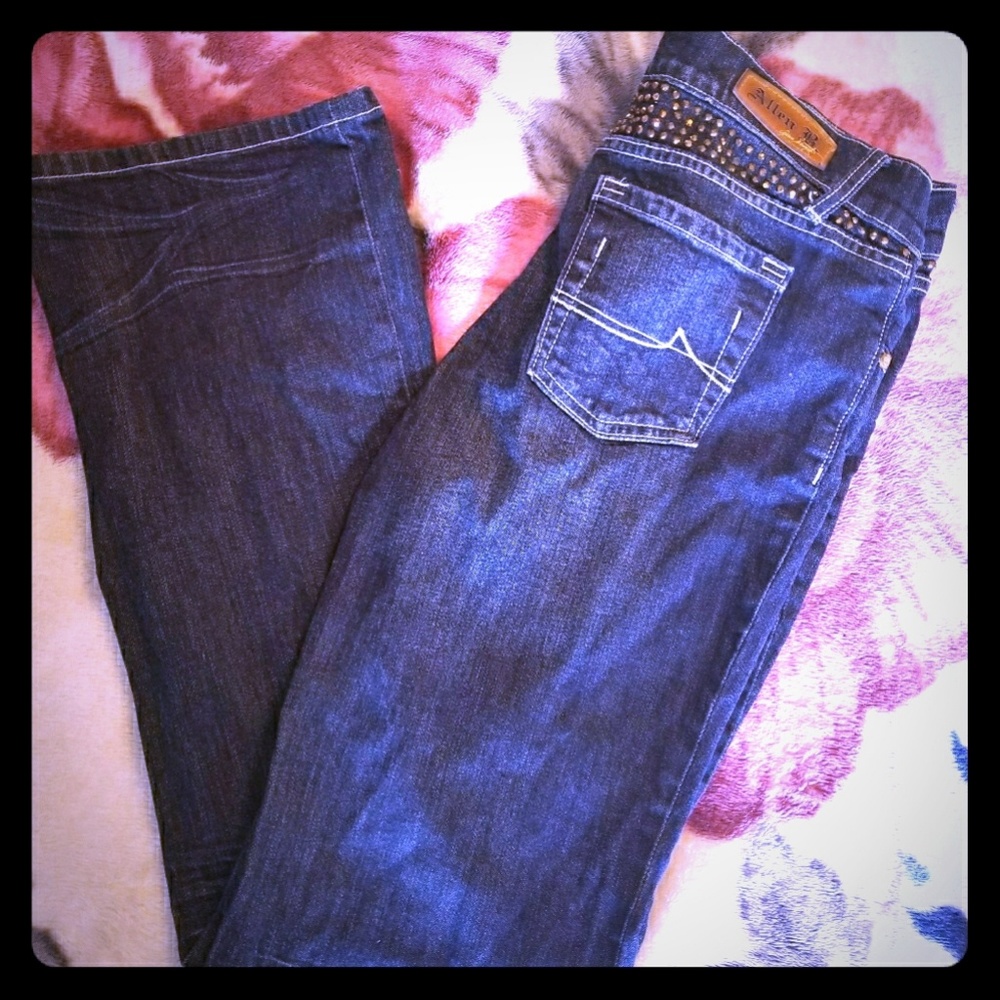 NWOT Embellished Flare Leg Jeans